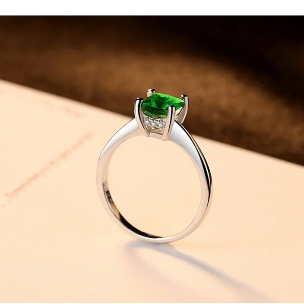 925 Silver CZ Green Ring Size 8-NWT Cubic Zirconia emerald color